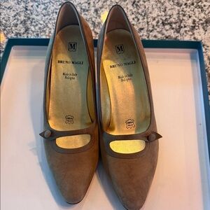 Bruno Magli Women's Brown Suede Heels